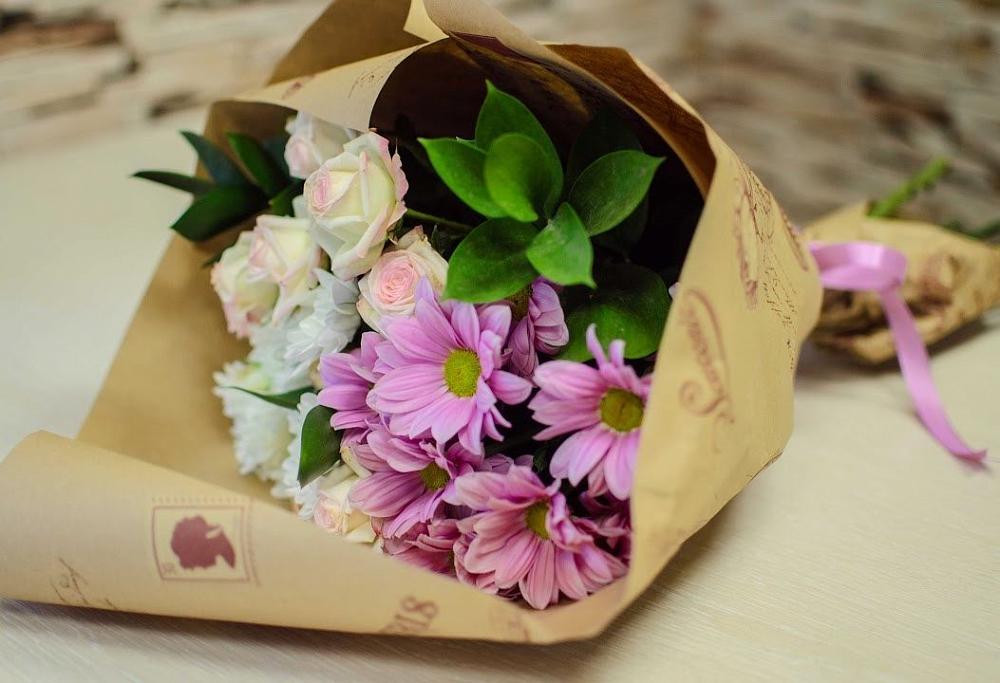 Букет цветов из: Розы и Хризантемы в Верхнерусском