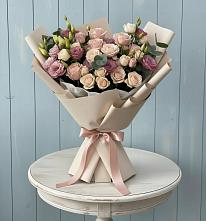 Букет цветов из:  Розы и Лизиантусы в Верхнерусском