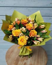 Букет цветов из:  Альстромерии и Розы в Верхнерусском