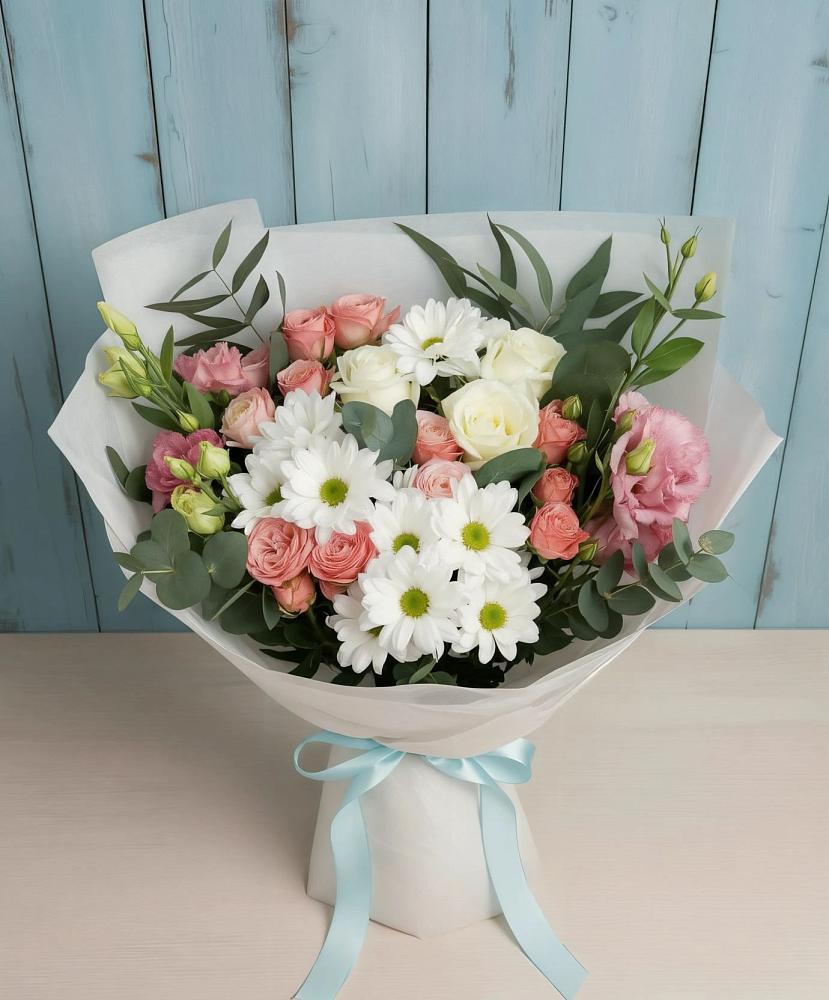 Букет цветов из: Розы, Лизиантусы и Хризантемы в Верхнерусском