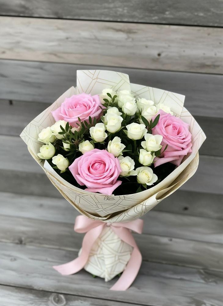 Букет цветов из: Розы в Верхнерусском