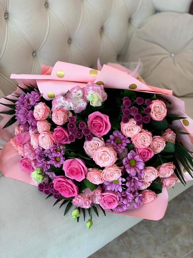 Букет цветов из: Хризантемы, Розы и Лизиантусы в Верхнерусском