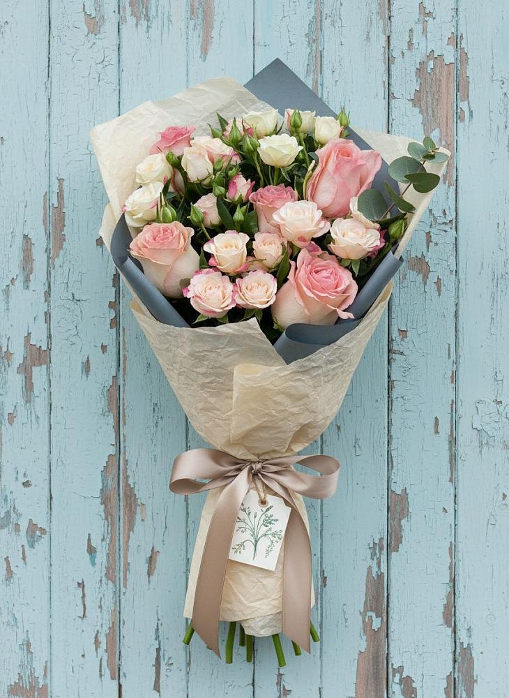 Букет цветов из: Розы в Верхнерусском