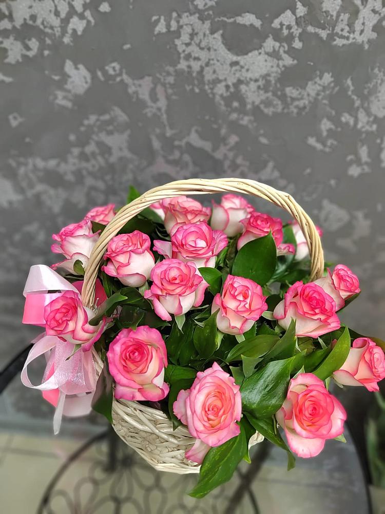 Цветочная композиция из Розы в корзине в Верхнерусском