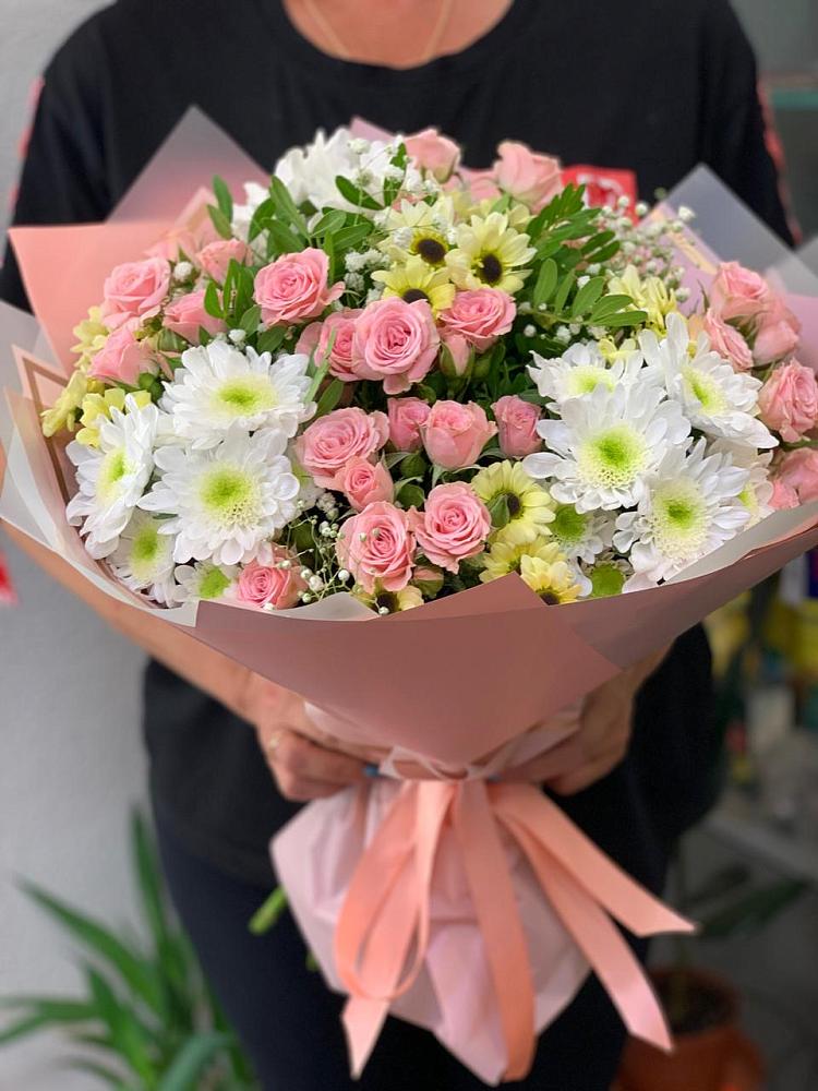 Букет цветов из: Розы и Хризантемы в Верхнерусском