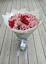 Букет цветов из:  Альстромерии в Верхнерусском