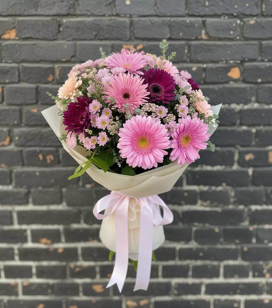 Букет цветов из: Герберы и Хризантемы в Верхнерусском