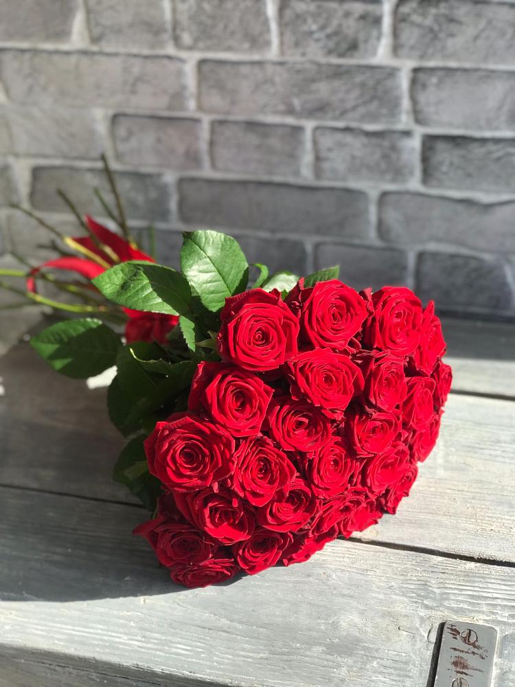 Букет Красные розы Фридом в Верхнерусском