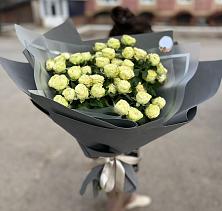 Букет Белые кустовые розы Солинеро в Верхнерусском