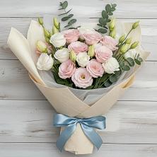 Букет цветов из:  Лизиантусы в Верхнерусском