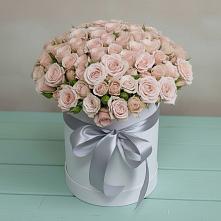 Цветочная композиция из Розы в шляпной коробке в Верхнерусском