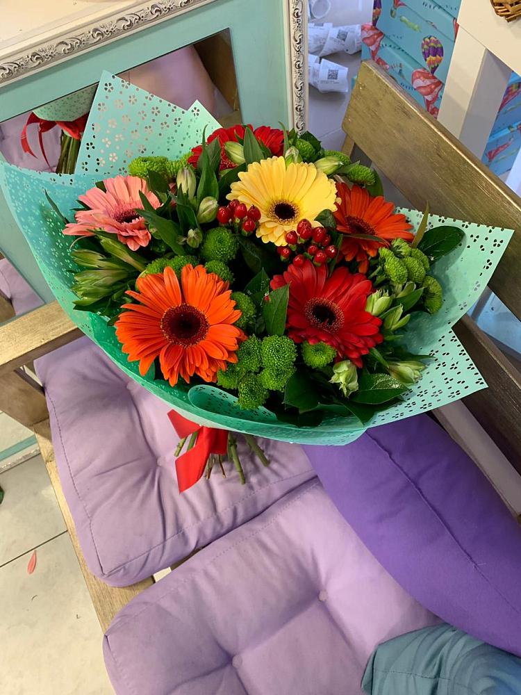 Букет цветов из: Герберы, Хризантемы и Альстромерии в Верхнерусском