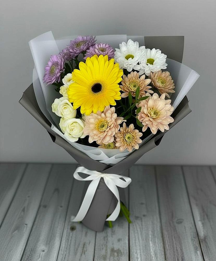 Букет цветов из: Розы, Герберы и Хризантемы в Верхнерусском