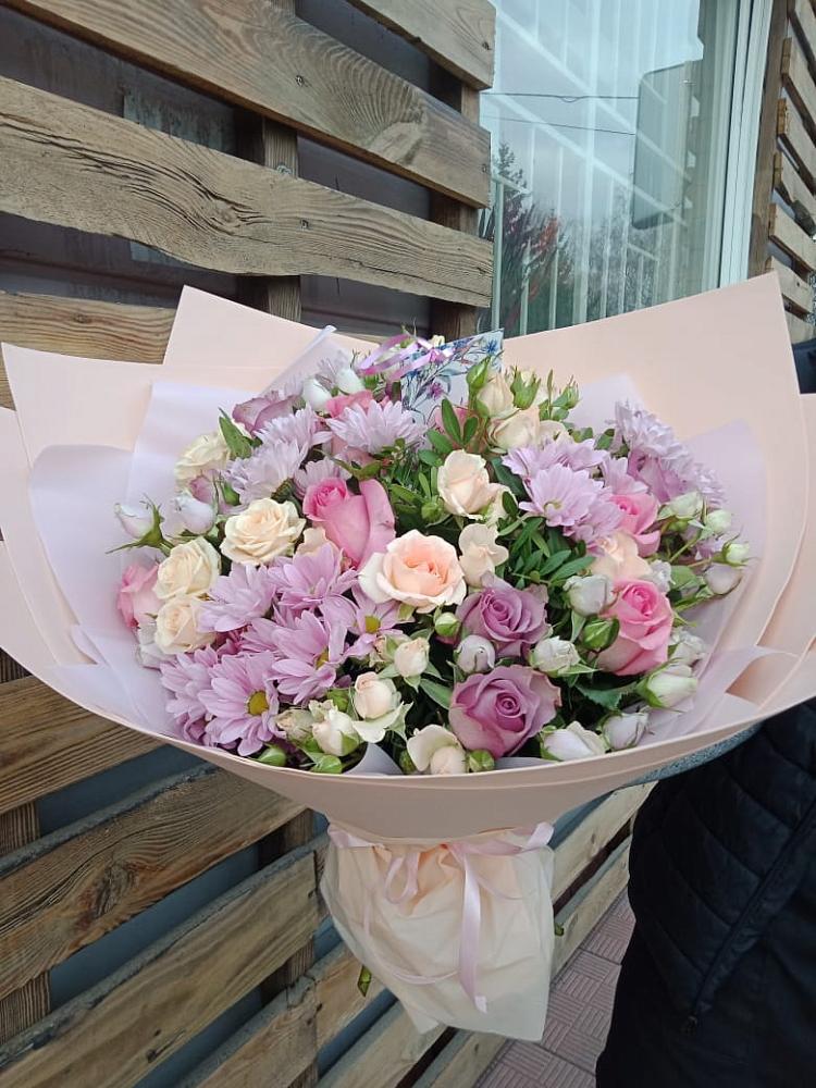 Букет цветов из: Розы и Хризантемы в Верхнерусском