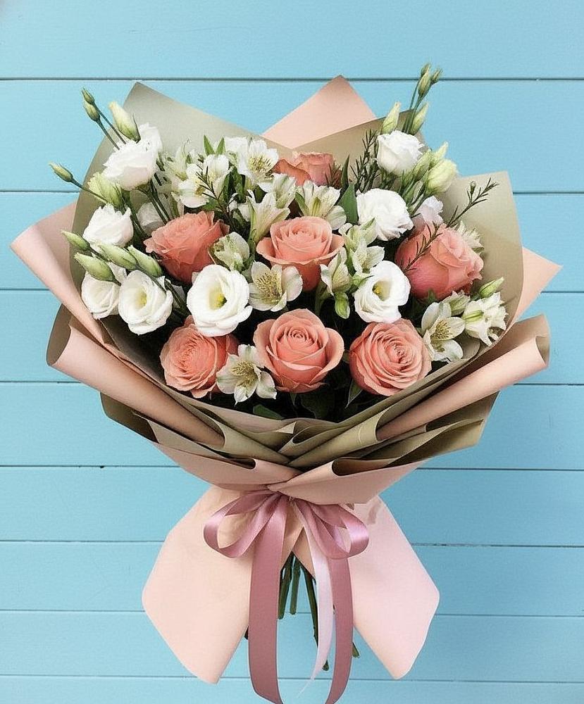 Букет цветов из: Розы, Альстромерии и Лизиантусы в Верхнерусском
