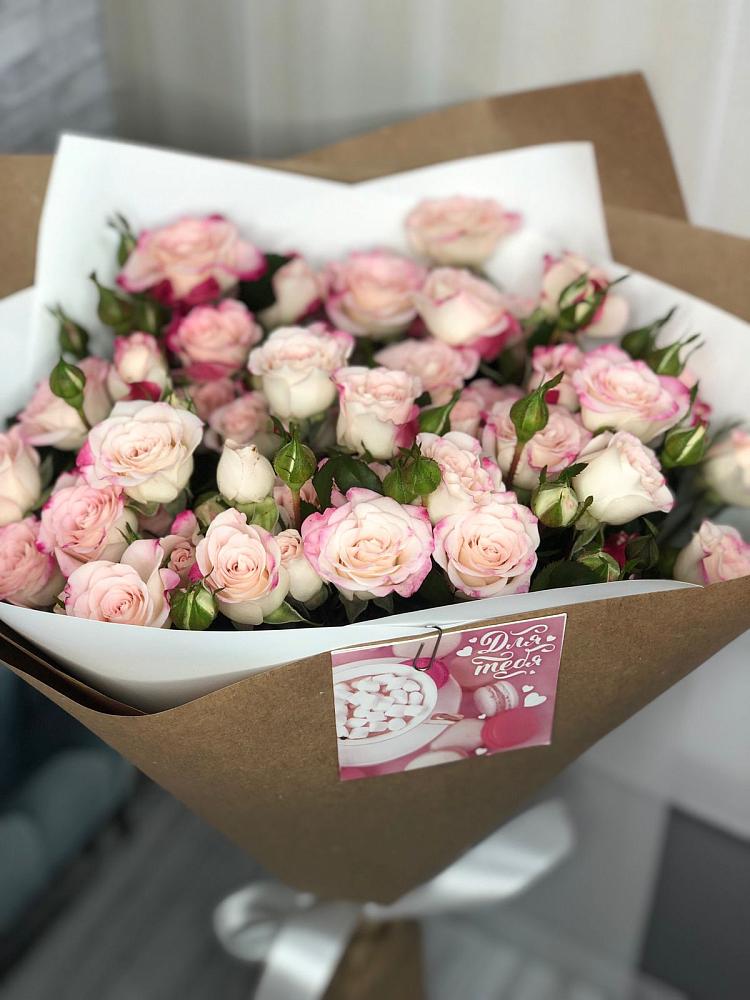 Букет цветов из: Розы в Верхнерусском