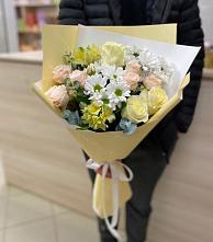Букет цветов из:  Альстромерии, Розы и Хризантемы в Верхнерусском