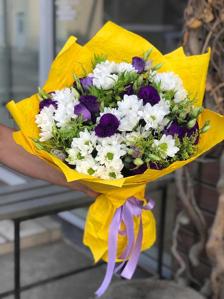 Букет цветов из: Ирисы, Хризантемы и Ромашки в Верхнерусском