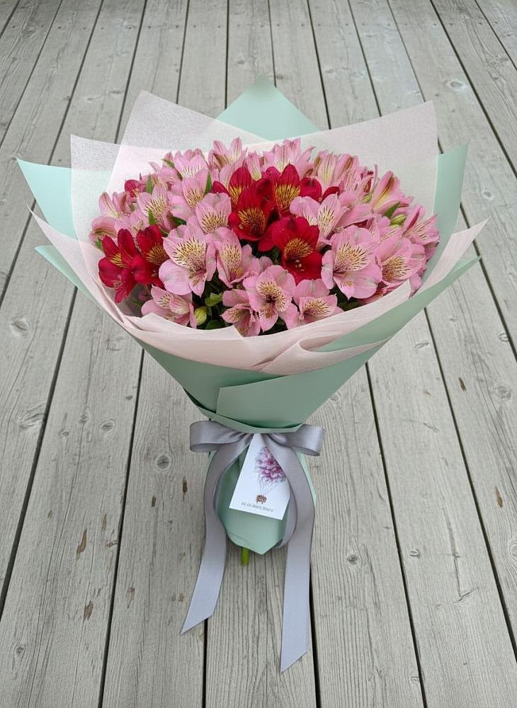 Букет цветов из: Альстромерии в Верхнерусском