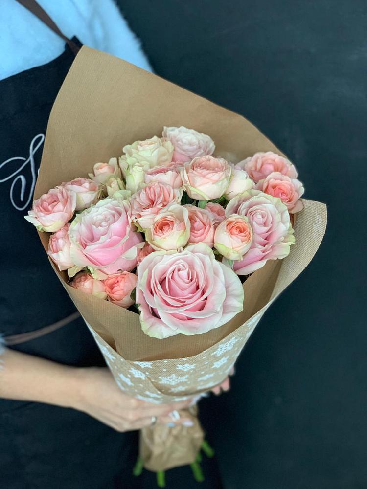 Букет цветов из: Хризантемы и Розы в Верхнерусском