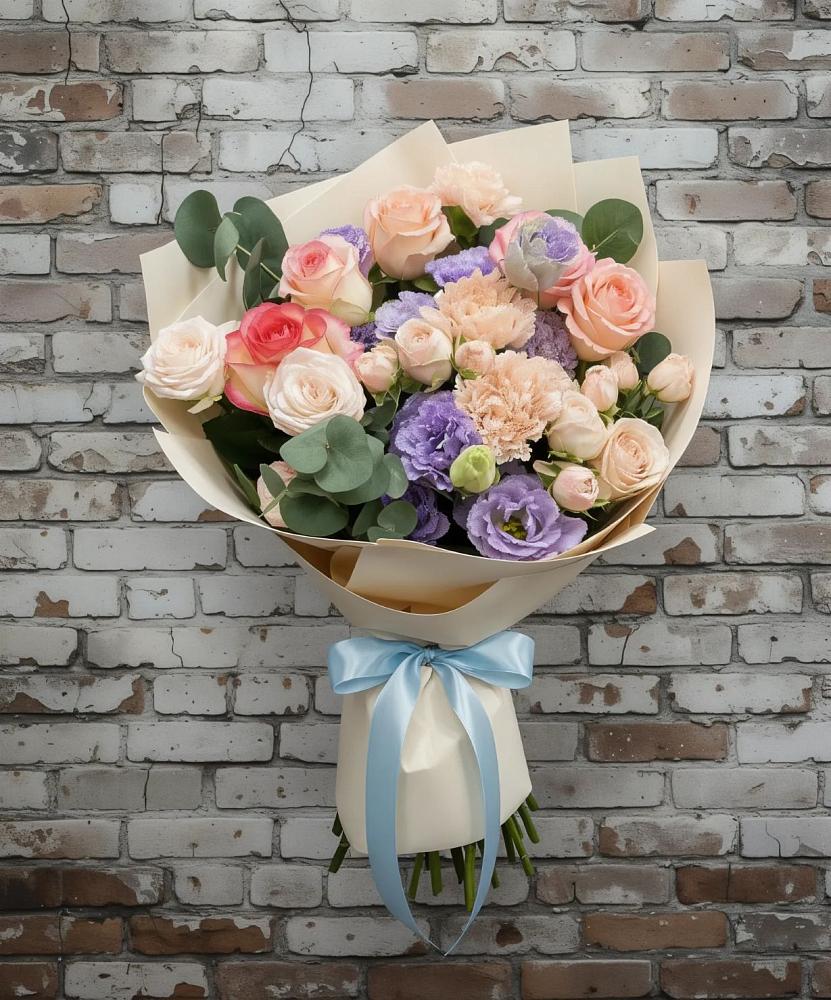 Букет цветов из: Розы, Лизиантусы и Гвоздики в Верхнерусском