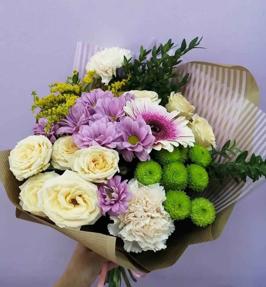 Букет цветов из: Хризантемы, Розы, Гвоздики и Герберы в Верхнерусском