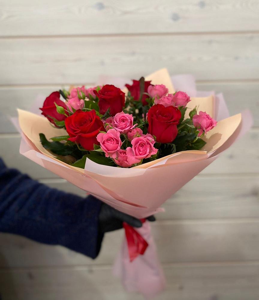 Букет цветов из: Розы в Верхнерусском