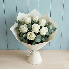 Букет Белые розы в Эвкалипте в Верхнерусском