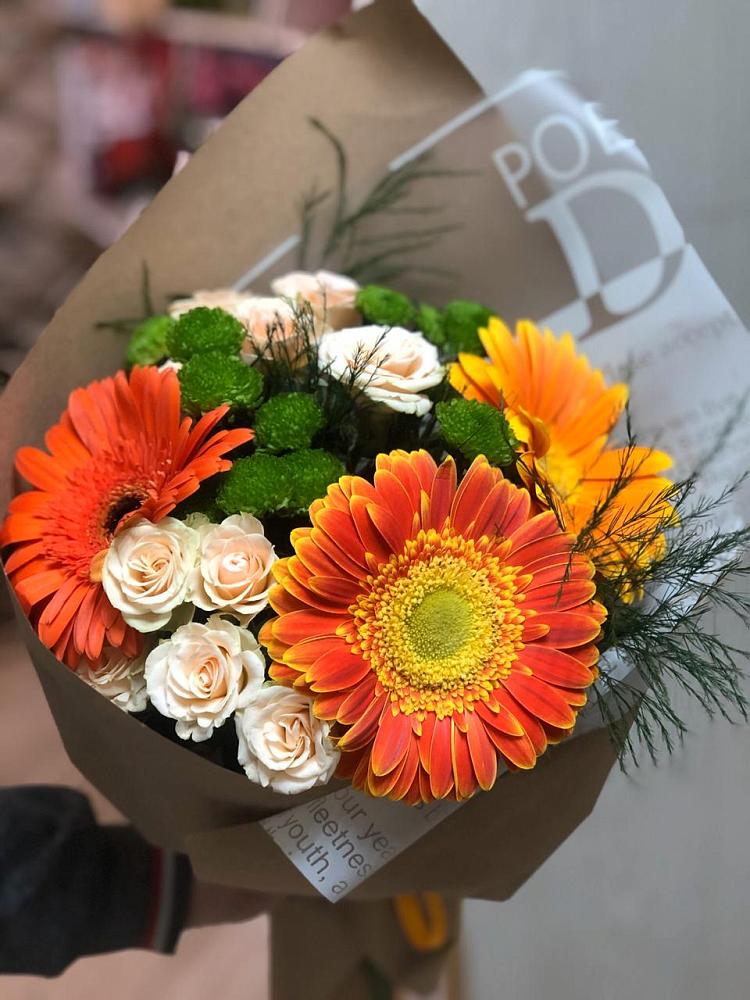Букет цветов из: Герберы, Хризантемы и Розы в Верхнерусском