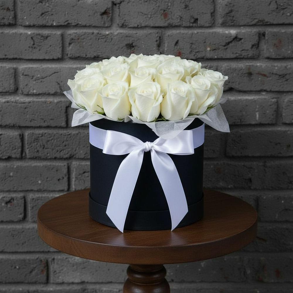 Цветочная композиция из Розы в шляпной коробке в Верхнерусском