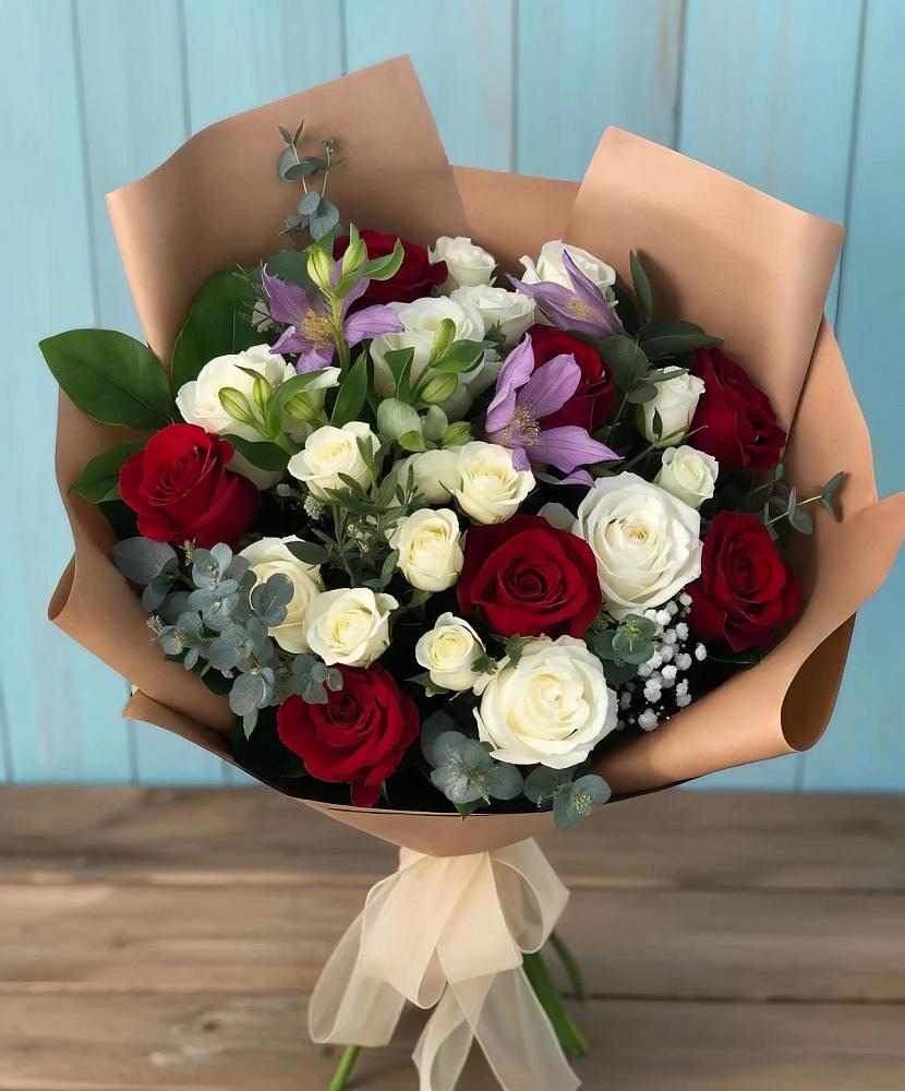Букет цветов из: Розы и Альстромерии в Верхнерусском