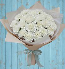 Букет цветов из:  Гвоздики в Верхнерусском