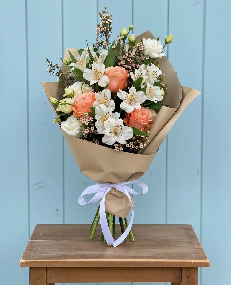 Букет цветов из: Альстромерии, Лизиантусы, Розы и Хризантемы в Верхнерусском