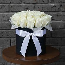 Цветочная композиция из Розы в шляпной коробке в Верхнерусском