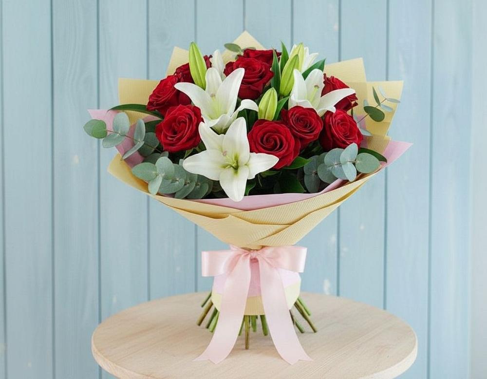 Букет цветов из: Лилии и Розы в Верхнерусском